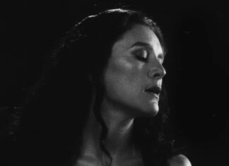 Η Jessie Ware κυκλοφόρησε το νέο άλμπουμ Superbloom