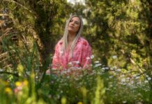 Τάνια Τσιούγκου – “Κράτα με”