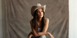 Το “Middle of Nowhere” φέρνει ξανά την Kacey Musgraves στην καρδιά της country