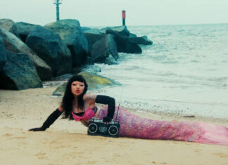 Jazmin Bean – “Silvering blade”