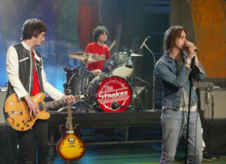 Οι The Strokes επιστρέφουν έπειτα από έξι χρόνια με το νέο άλμπουμ «Reality Awaits»