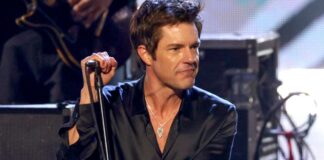 Ο Brandon Flowers, ο τραγουδιστής των The Killers επιστρέφει με νέο solo album μετά από 11 χρόνια