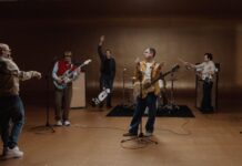 Οι Weezer σατιρίζουν τη νοσταλγία στο νέο τους τραγούδι “C.E.O.”