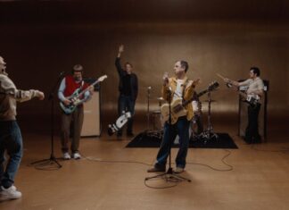 Οι Weezer σατιρίζουν τη νοσταλγία στο νέο τους τραγούδι “C.E.O.”