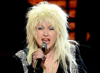 Η Cyndi Lauper γιορτάζει τα 40 χρόνια του «True Colors» με μια διευρυμένη επετειακή έκδοση