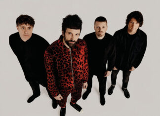 Οι Kasabian ανοίγουν την τρίτη πράξη τους με το «ACT III»