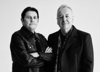 Οι Simple Minds κυκλοφορούν το «Beginner Boys» που γεννήθηκε από μια σκέψη του Jim Kerr για τα δίδυμα εγγόνια του!