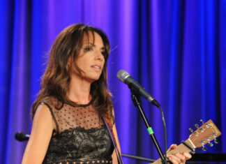 Η Susanna Hoffs συναντά τον Rufus Wainwright στο «Bad Case of Loneliness»