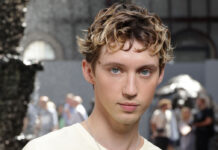 Troye Sivan: Το νέο single «Party» μεταφέρει τη χορευτική μουσική σε έναν μεσαιωνικό κόσμο!