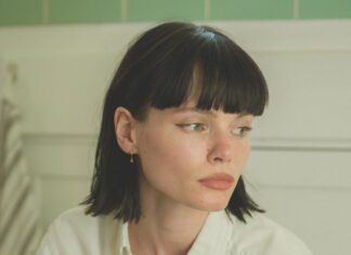 Η Winona Oak και η maye συναντιούνται στο «Next Mistake»