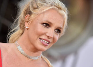 Η Britney Spears είναι ξανά εδώ με ένα τραγούδι που περίμενε …25 χρόνια για να κυκλοφορήσει!