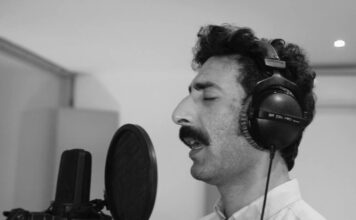 Ο Γιάννης Διονυσίου τραγουδά για όσα χάνουμε κυνηγώντας το χρήμα