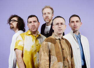 Οι Hot Chip αποχαιρετούν τον JD Twitch με το «Random Violence»