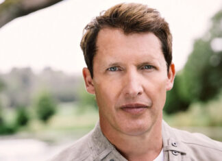Ο James Blunt επιστρέφει στις πρώτες του επιρροές με το «Circles»