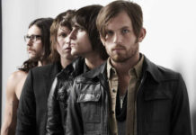 Οι Kings of Leon γράφουν το «Cold Blue Dawn» πάνω στον χάρτη της Γης!