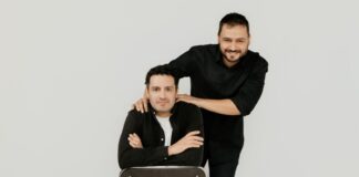 Λάμπρος Βασιλείου και Θάνος Ματζίλης στην Απανεμιά με τραγούδια που έχουν γράψει ηθοποιοί