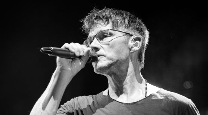 Ο Morten Harket των a-ha, κοιτάζει πίσω με το «If I Ever See Your Face Again»