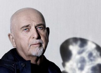 Ο Peter Gabriel καλεί σε συλλογική δράση με το «Who Are We Talking To?»
