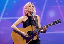 Η Sheryl Crow κυκλοφόρησε το «Pick You Up»: επτά τραγούδια για όσα μας χωρίζουν και μας ενώνουν