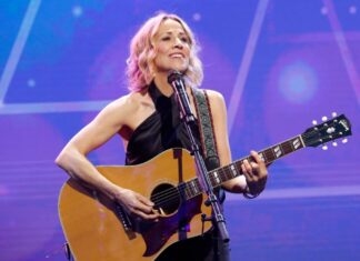 Η Sheryl Crow κυκλοφόρησε το «Pick You Up»: επτά τραγούδια για όσα μας χωρίζουν και μας ενώνουν