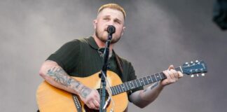 Ο Zach Bryan κυκλοφορεί νέο EP με τον βαθιά προσωπικό τίτλο “Young Manhood and Other Donatable Organs”! Συμμετέχει η Lana Del Rey…