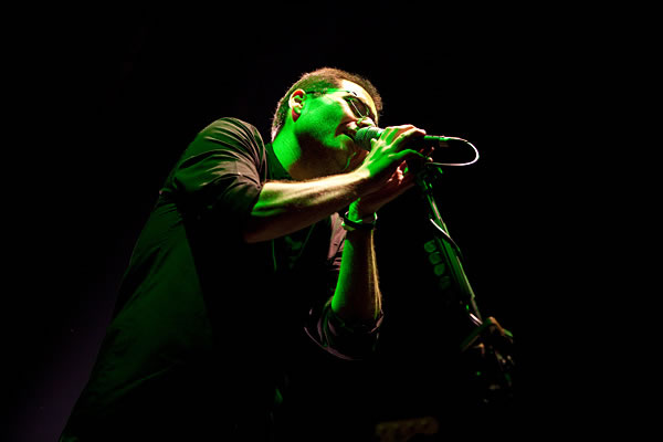 Ο Γιώργος Οικονόμου επιστρέφει στη “Ζωντανή Μαύρη Τρύπα” !